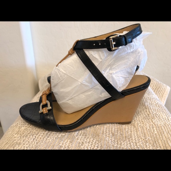 Tommy Hilfiger Shoes - Tommy Hilfiger 7 1/2 Like New Wedge Sandals